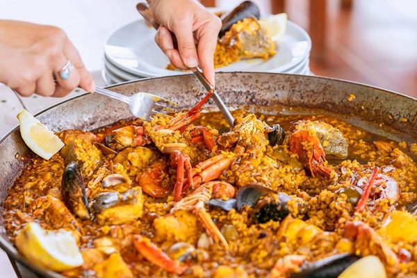 porcion-paella-tradicional-espanola-mariscos-sarten-mejillones-langostinos-pescado1 porcion-paella-tradicional-espanola-mariscos-sarten-mejillones-langostinos-pescado1